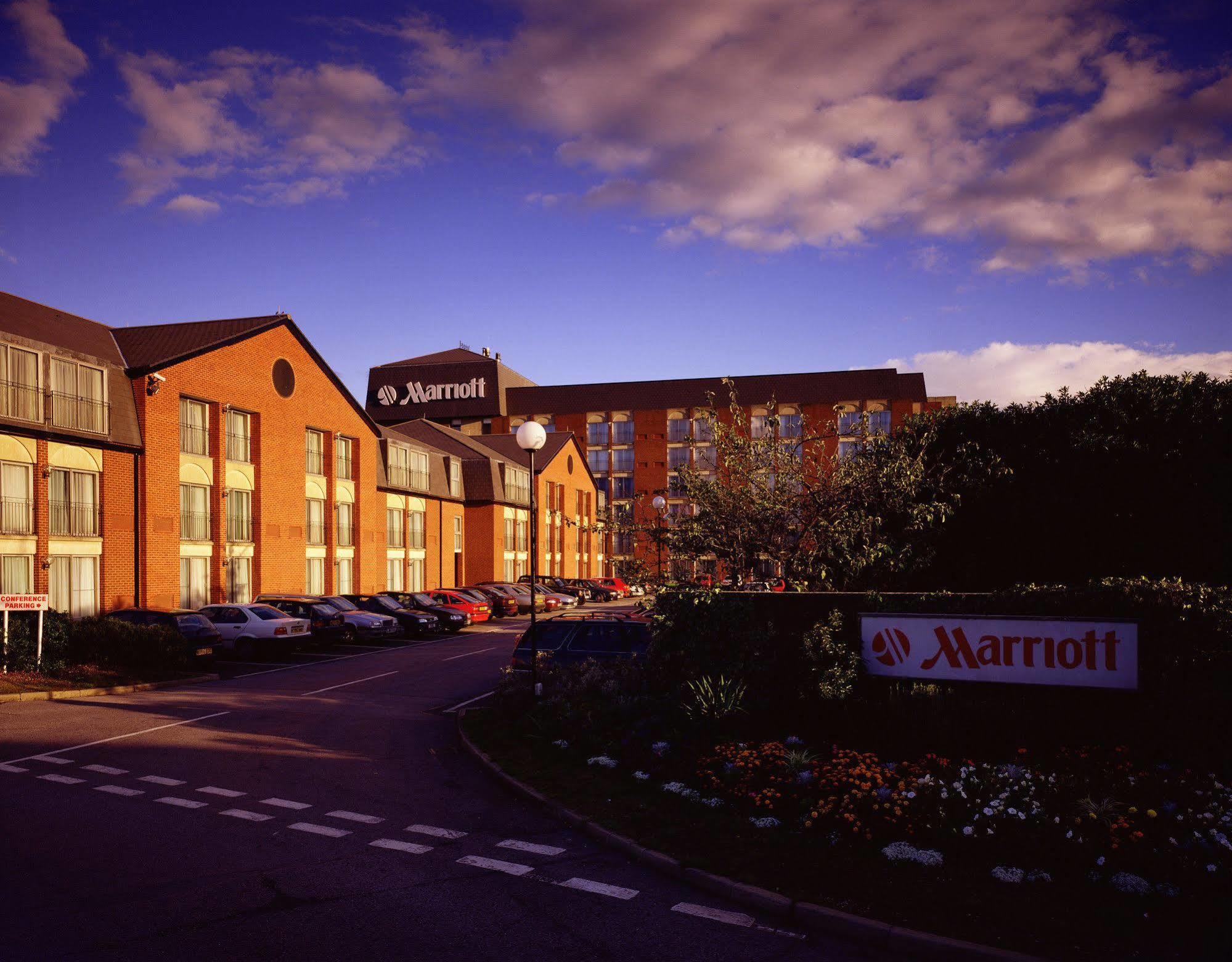 Delta Hotels By Marriott Heathrow Windsor Zewnętrze zdjęcie